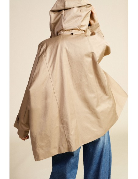 Casaco Curto Oversize com Fecho de Correr e Gola de Contraste Dixie