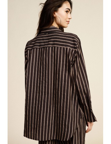 Camisa às riscas com bolso em renda e corte amplo Dixie
