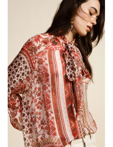 Blusa Ampla Estampada com Laço ao Pescoço Dixie