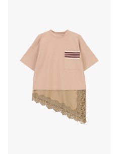 T-Shirt Mangas Curtas Bolsinho e Acabamento em Renda Dixie