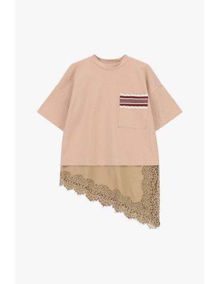 T-Shirt Mangas Curtas Bolsinho e Acabamento em Renda Dixie