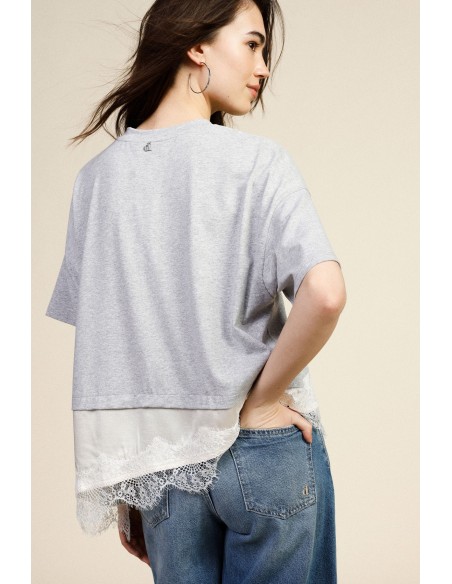 T-shirt Curta com Barra em Renda Assimétrica Dixie