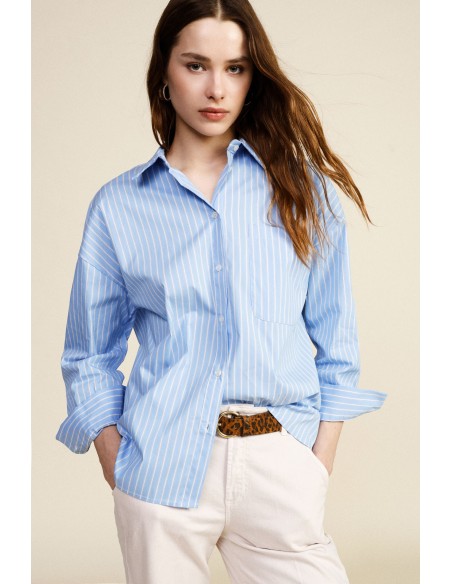 Camisa às riscas com bolso e frase estampada Dixie