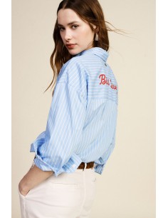 Camisa às riscas com bolso e frase estampada Dixie