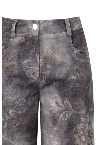 Jeans palazzo desbotados e estampados com flores Rinascimento
