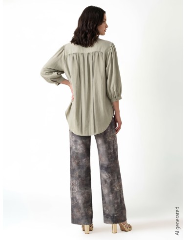 Camisa ampla em tecido leve misto de viscose com mangas morcego Rinascimento