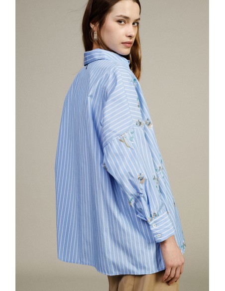 Camisa Oversize às Riscas com Bordados Florais Dixie