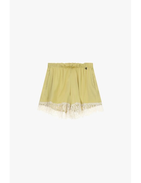 Shorts Regular Fit com Borda em Renda Floral Dixie