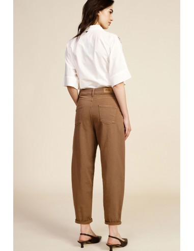 Calças chino fit com barra virada e cintura alta Dixie