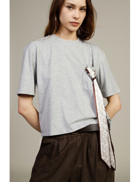T-shirt Boxy Fit com lenço decorativo Dixie