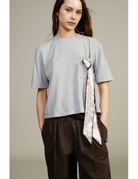 T-shirt de corte boxy com lenço decorativo Dixie