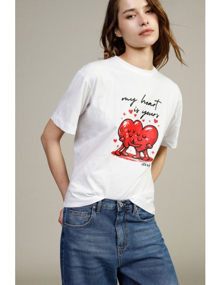 T-Shirt Estampa de Coração Corte Regular Gola Redonda Dixie