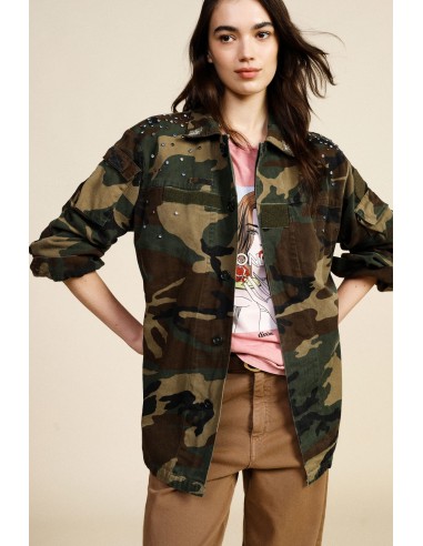 Blazer com Estampa Militar e Tachas Dixie
