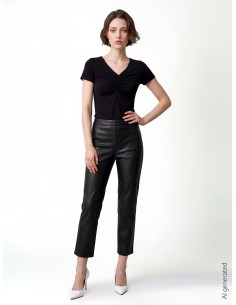 T-shirt justa em mistura de viscose com decote em V franzido Rinascimento