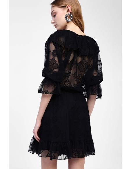 Vestido Curto E Decote Em V Dixie
