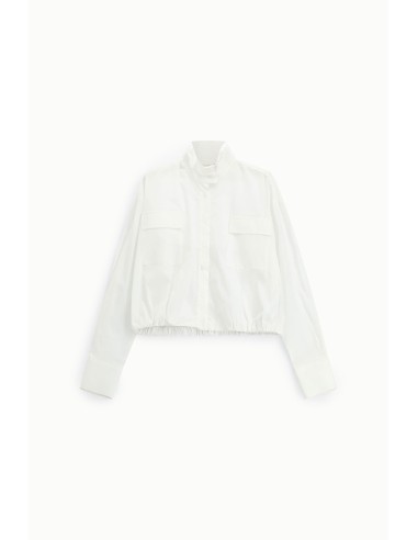 Camisa Cropped Con Bolsos Frontais E Colarinho Alto Dixie