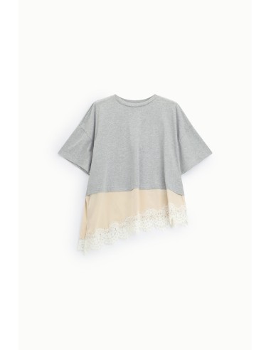T-Shirt com barra assimétrica e detalhe em renda Dixie