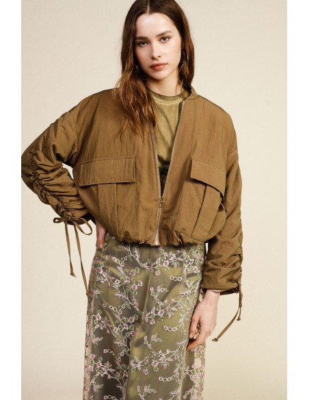 Bomber Curto Com Cordão E Bolsos Frontais Dixie