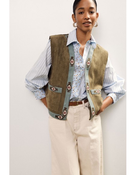 Colete com acabamentos bordados e bolsos frontais Dixie
