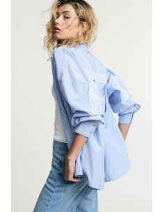 Camisa às Riscas com Detalhes em Renda e Corte Solto Please