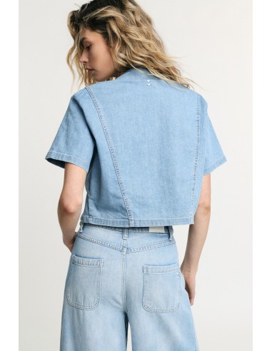 Camisa Cropped Com Bolsos Aplicados E Mangas Curtas Please