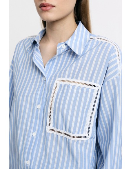 Camisa Listrada com Bolso e Detalhes Vazados Please
