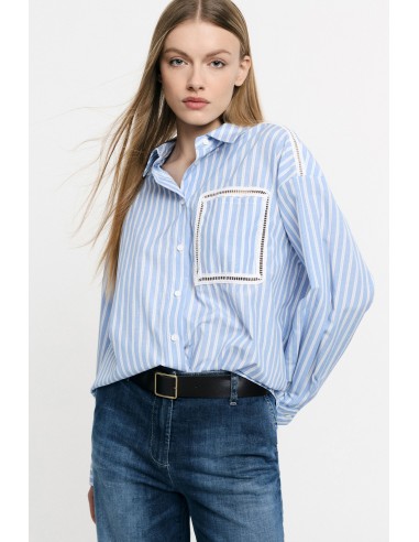 Camisa às riscas com bolso e detalhes vazados Please