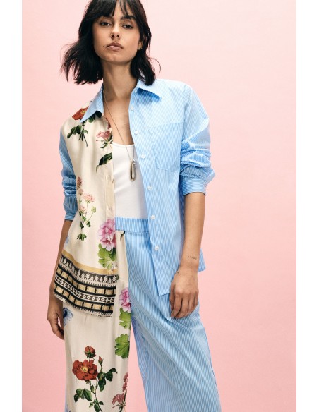 Camisa Regular com Riscas e Inserções Florais Please