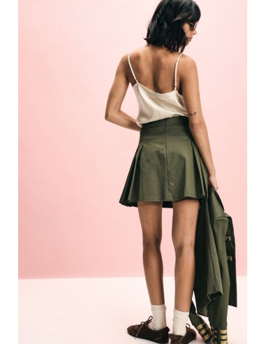 Saia Curta com Pregas e Botões Decorativos Please