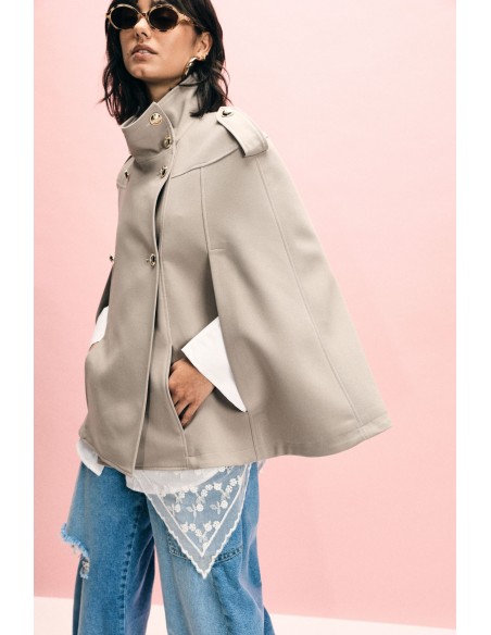 Casaco tipo capa de abotoamento duplo com ombreiras Please