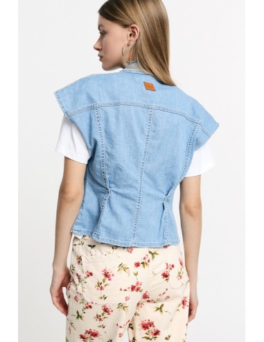 Colete Cropped com Botões e Bolsos Frontais Please
