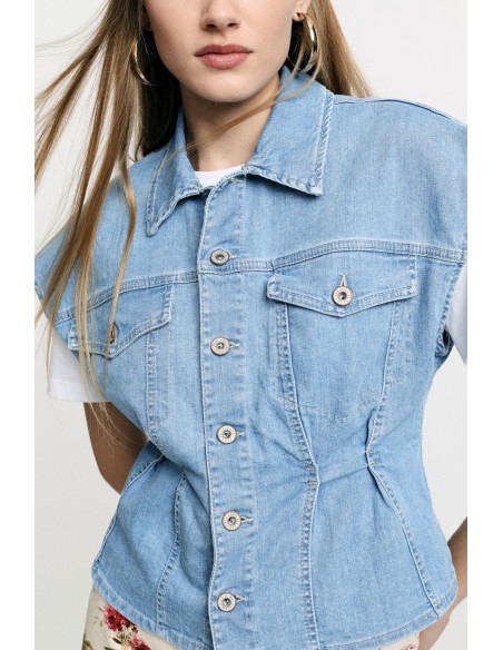 Colete cropped com botões e bolsos frontais Please