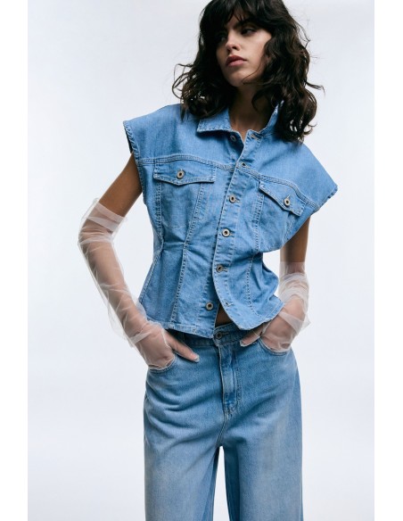 Colete curto com botões e bolsos frontais Please