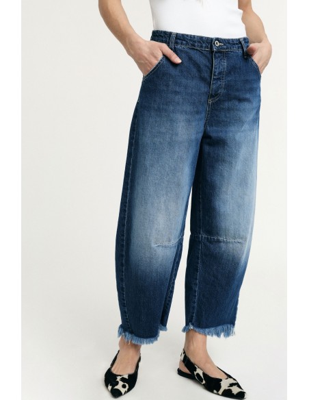 Jeans Balloon Fit com bainha desfiada Please