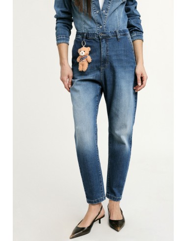 Jeans Balloon Fit com cintura alta e porta-chaves ursinho Please