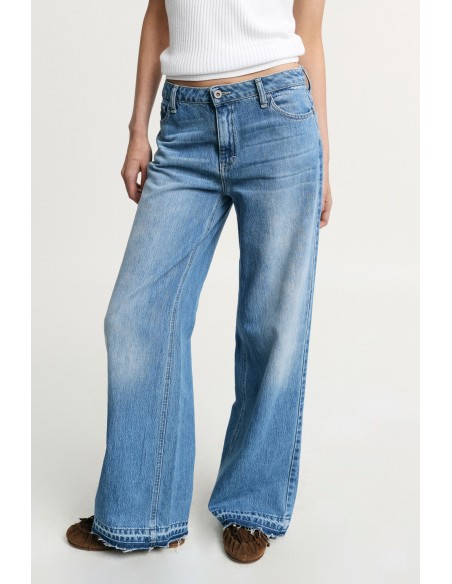 Jeans de perna larga com bainha desfiada Please