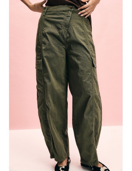 Calças palazzo com bolsos cargo e cintura alta Please