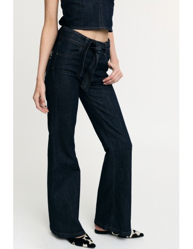 Jeans flare com cinto atado e cintura alta Please