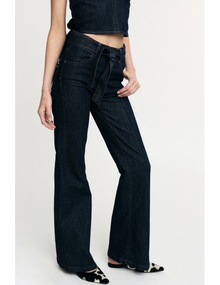 Jeans flare com cinto atado e cintura alta Please