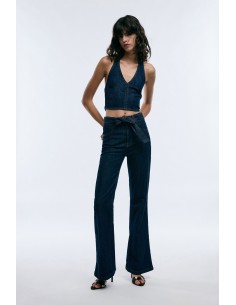 Jeans boca de sino com cinto anudado e cintura alta Please