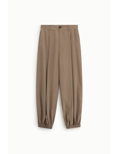 Calças de jogging com pences e elástico na bainha Please