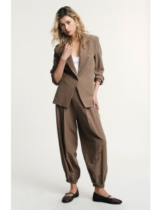 Calças de jogging com pinças e elástico na bainha Please