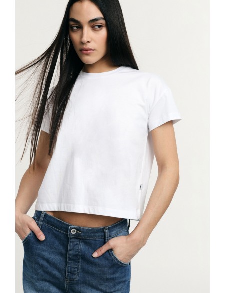 T-shirt cropped, corte regular, gola redonda, lisa Please