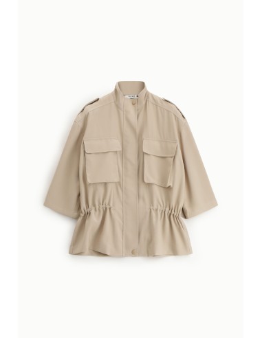 Parka curta, bolsos frontais, mangas largas Please