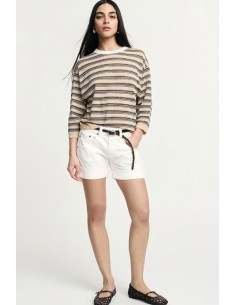Short monocromático com cinco bolsos e bainhas viradas por favor
