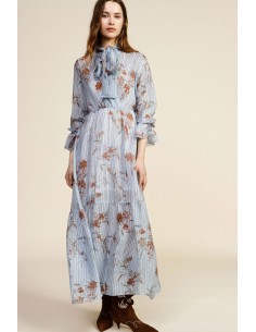 Vestido Longo Com Estampa Floral E Gola Com Laço Dixie