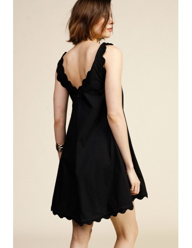 Vestido Curto Sem Mangas com Acabamento Ondulado Dixie