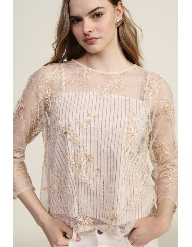 Top com bordado floral e mangas 3/4 Dixie