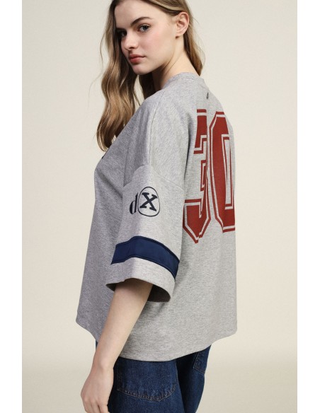 T-Shirt ampla com estampa frontal e detalhes em contraste Dixie