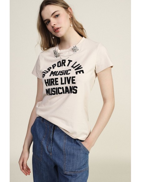 T-Shirt com estampa frontal e aplicações em pedraria Dixie